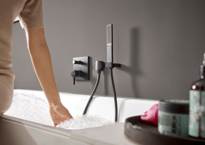 Ручной душ Hansgrohe Rainfinity 100 1jet 26866670, матовый черный. Фото